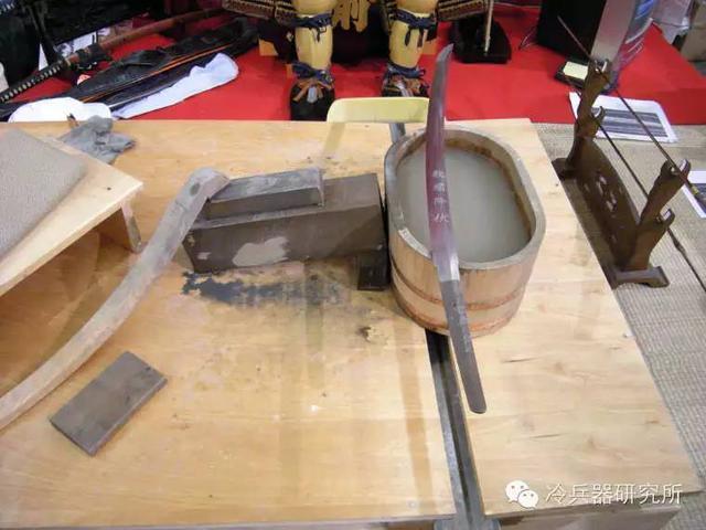 日本顶级武士刀铸造方法和过程揭秘