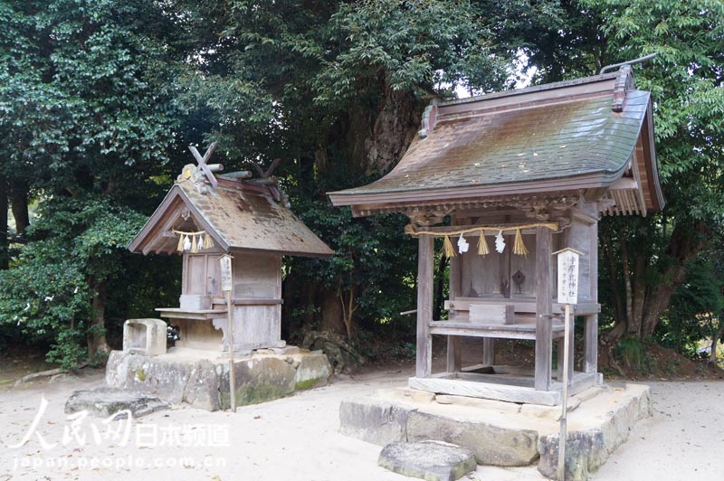 神社内